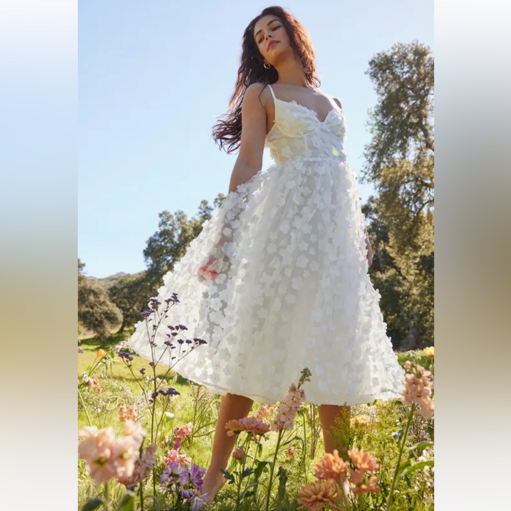 Lulu’s Whimsical Wishes White 3D Floral Bustier Midi Dress Sz: XS